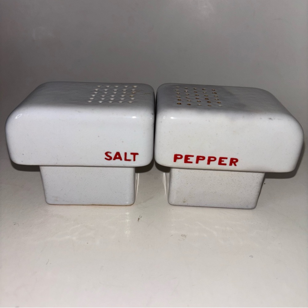 Vintage Art Deco Ceramic White Salt And Pepper Shakers